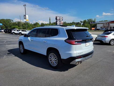 Used 2026 GMC Acadia Denali w/ Super Cruise Package FWD image 3
