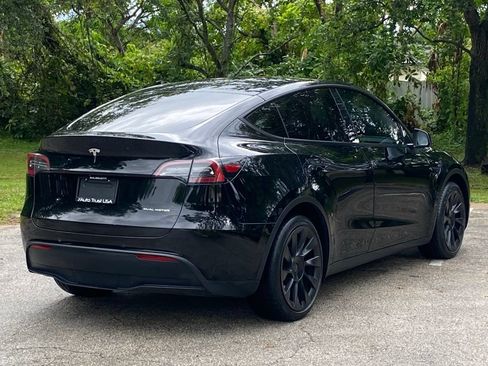 Used 2022 Tesla Model Y Long Range AWD/4WD image 8