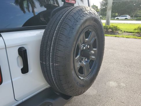 Used 2026 Jeep Wrangler Unlimited Sport AWD/4WD image 28