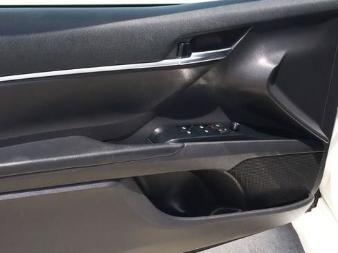 Used 2020 Toyota Camry SE FWD image 14