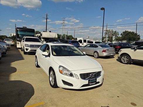 Used 2012 Volvo S60 T5 FWD image 4