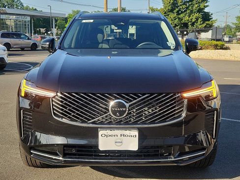 Used 2026 Volvo XC90 B6 Plus w/ Protection Package Premier AWD/4WD image 2