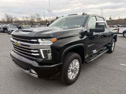 Used 2021 Chevrolet Silverado 2500 High Country w/ Technology Package image 8