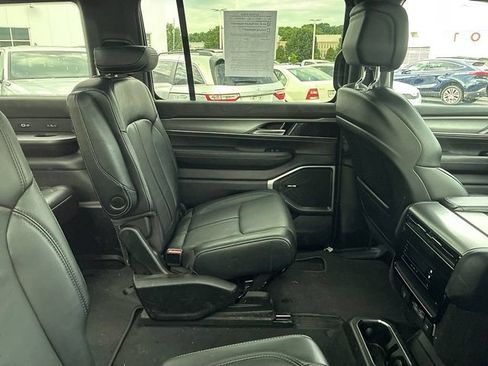 Used 2023 Jeep Wagoneer Series II AWD/4WD image 23
