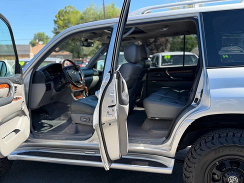 Used 2006 Lexus LX 470 4WD image 91