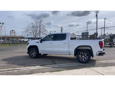 New 2026 GMC Sierra 1500 SLE AWD/4WD image 8