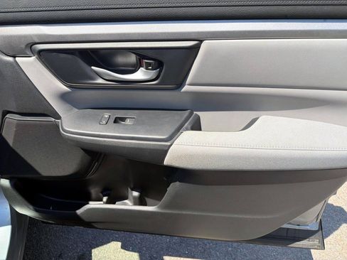 Used 2018 Honda CR-V LX image 11