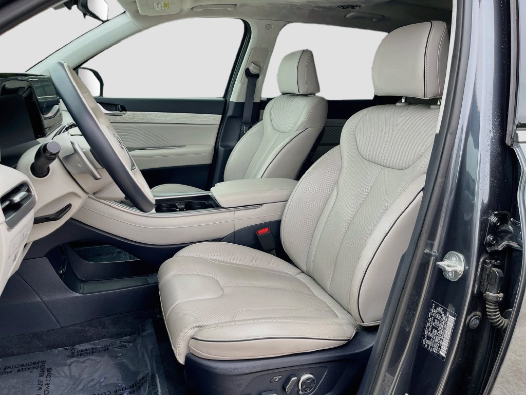 Used 2024 Hyundai Palisade Calligraphy FWD image 16