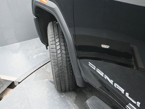 Used 2024 GMC Sierra 2500 Denali w/ Denali Reserve Package image 5