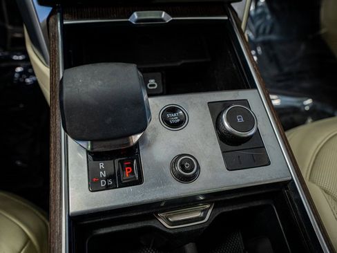 Used 2023 Land Rover Range Rover Long Wheelbase SE image 48