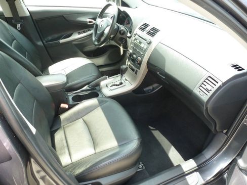 Used 2010 Toyota Corolla S FWD image 23