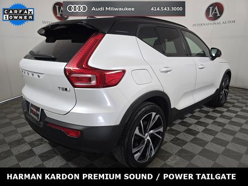 Used 2022 Volvo XC40 T5 R-Design w/ Advanced Package image 4