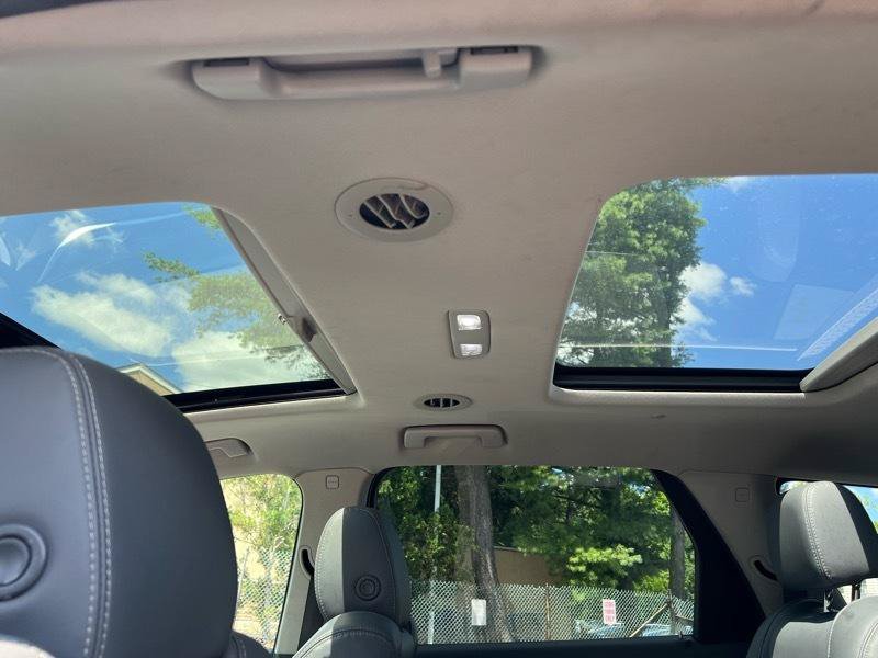 Used 2020 Buick Enclave Essence AWD/4WD image 13