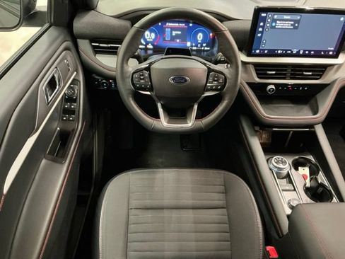 Used 2025 Ford Explorer ST-Line AWD/4WD image 13