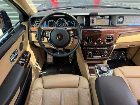 Used 2020 Rolls-Royce Phantom Extended Wheelbase RWD image 42