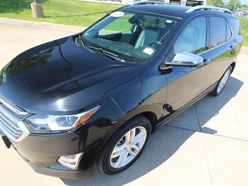 Used 2021 Chevrolet Equinox Premier AWD/4WD image 18