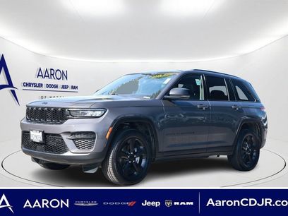 Used 2023 Jeep Grand Cherokee Altitude
