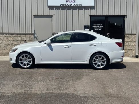 Used 2007 Lexus IS 350 RWD image 6