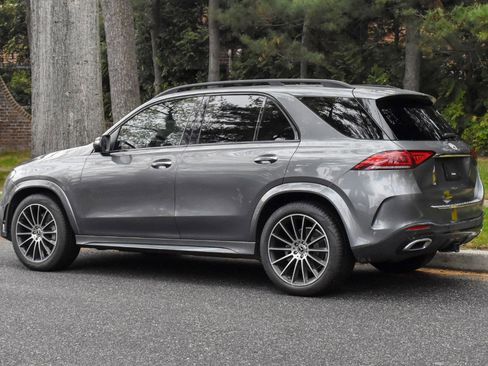 Used 2022 Mercedes-Benz GLE 350 4MATIC w/ AMG Line Exterior image 6