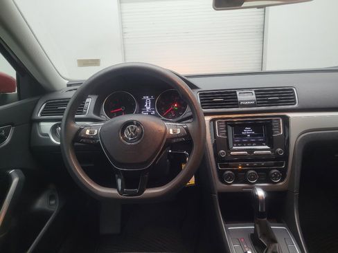 Used 2018 Volkswagen Passat 2.0T S w/ Driver Assistance Package FWD image 22