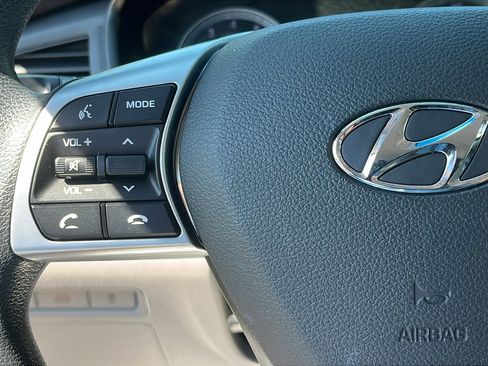 Used 2018 Hyundai Sonata SE FWD image 14