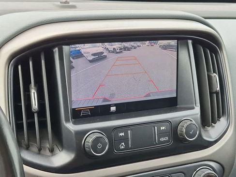 Used 2020 Chevrolet Colorado Z71 AWD/4WD image 14