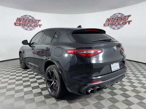 Used 2018 Alfa Romeo Stelvio Quadrifoglio w/ Driver Assist Dynamic Package AWD/4WD image 5