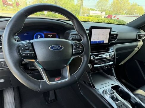 Used 2022 Ford Explorer ST AWD/4WD image 15