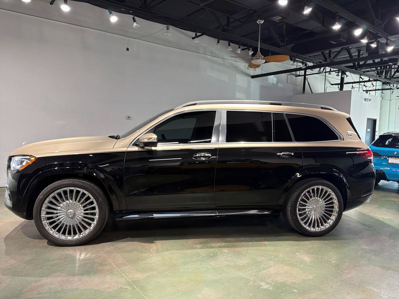 Used 2023 Mercedes-Benz Maybach GLS 600 4MATIC image 3