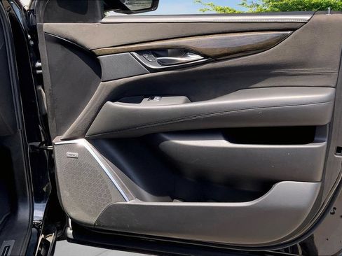 Used 2018 Cadillac Escalade Platinum AWD/4WD image 28