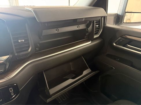 Used 2025 Chevrolet Silverado 2500 LT w/ Convenience Package image 21