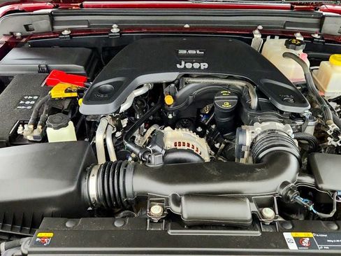 Used 2021 Jeep Gladiator Sport AWD/4WD image 26