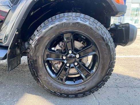 Used 2020 Jeep Wrangler Unlimited Sahara AWD/4WD image 21