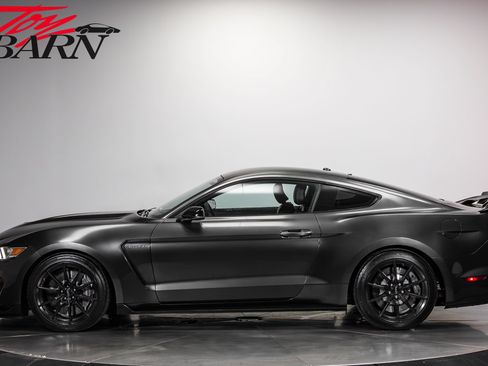 Used 2016 Ford Mustang Shelby GT350 w/ Technology Package RWD image 2