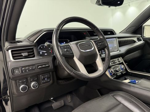 Used 2021 GMC Yukon Denali w/ Denali Premium Package image 14