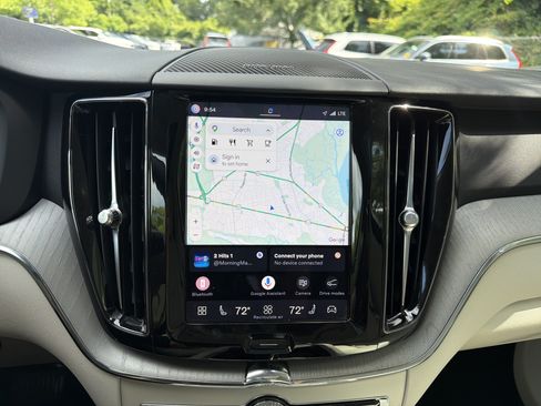 Certified 2024 Volvo XC60 B5 Plus AWD/4WD image 24
