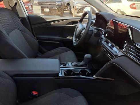 Used 2025 Toyota Camry LE image 15