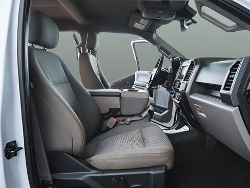 Used 2019 Ford F150 XLT w/ Equipment Group 302A Luxury RWD image 14