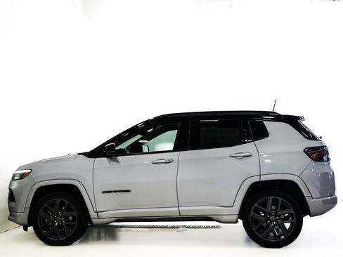 Used 2024 Jeep Compass Limited w/ High Altitude Package AWD/4WD image 6