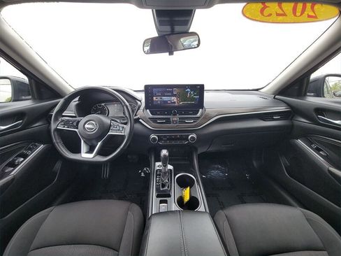 Used 2023 Nissan Altima 2.5 SV w/ SV Premium Package FWD image 21