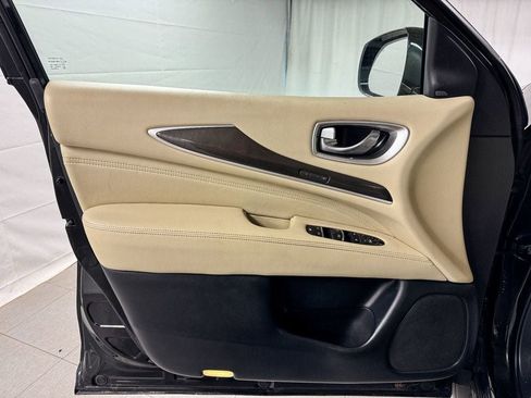 Used 2019 INFINITI QX60 Luxe w/ Essential Package image 14