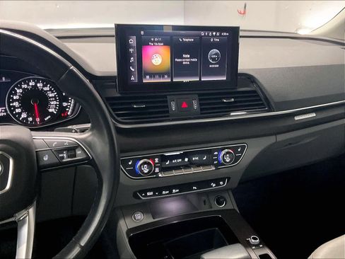 Used 2021 Audi Q5 Premium w/ Convenience Package image 8