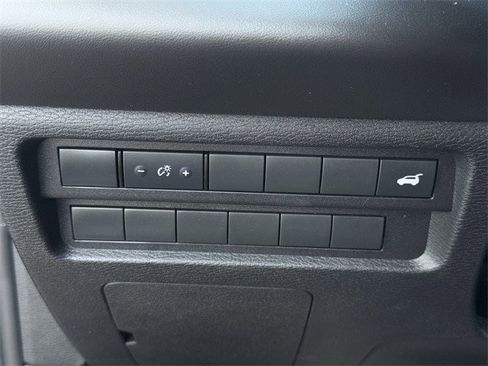 Used 2024 Mitsubishi Outlander SE image 25