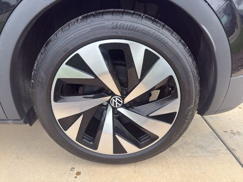 Used 2021 Volkswagen ID.4 Pro S w/ Gradient Package image 15