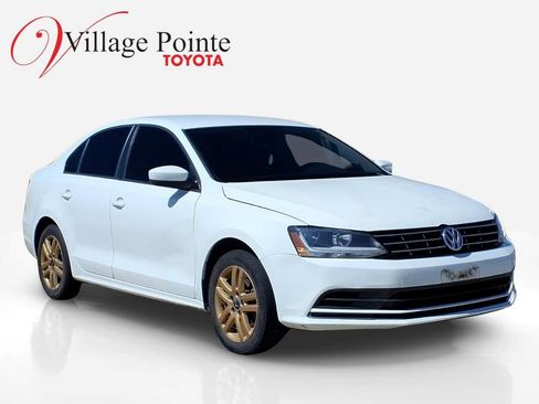 Used 2018 Volkswagen Jetta S image 2