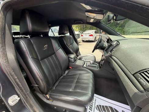 Used 2016 Chrysler 300 S AWD/4WD image 18