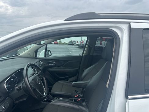 Used 2020 Buick Encore Preferred image 11