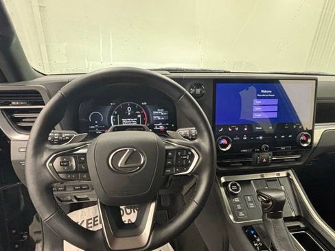 Used 2025 Lexus GX 550 AWD/4WD image 22