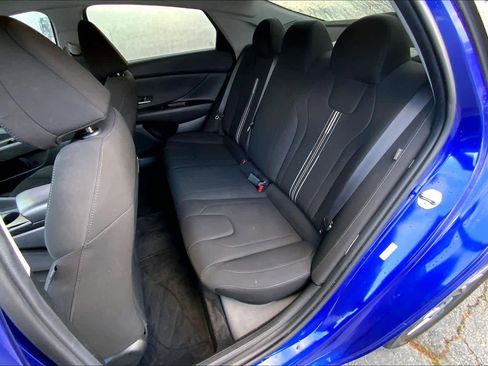 Used 2024 Hyundai Elantra SEL image 20