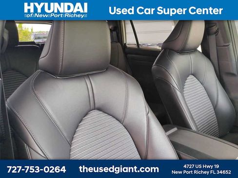 Used 2023 Toyota Highlander XSE AWD/4WD image 5